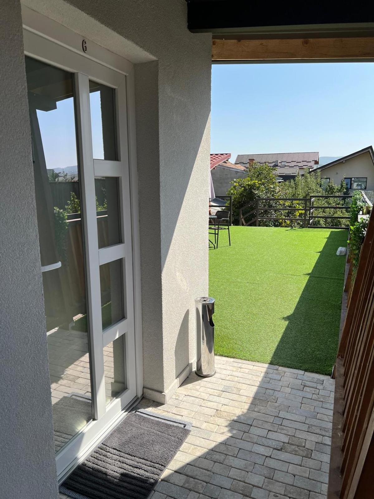 Luxus Cluj Airport Apartments Buitenkant foto
