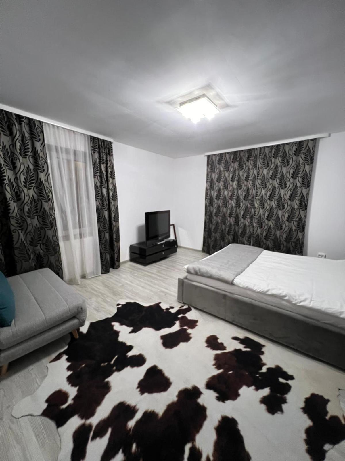 Luxus Cluj Airport Apartments Buitenkant foto