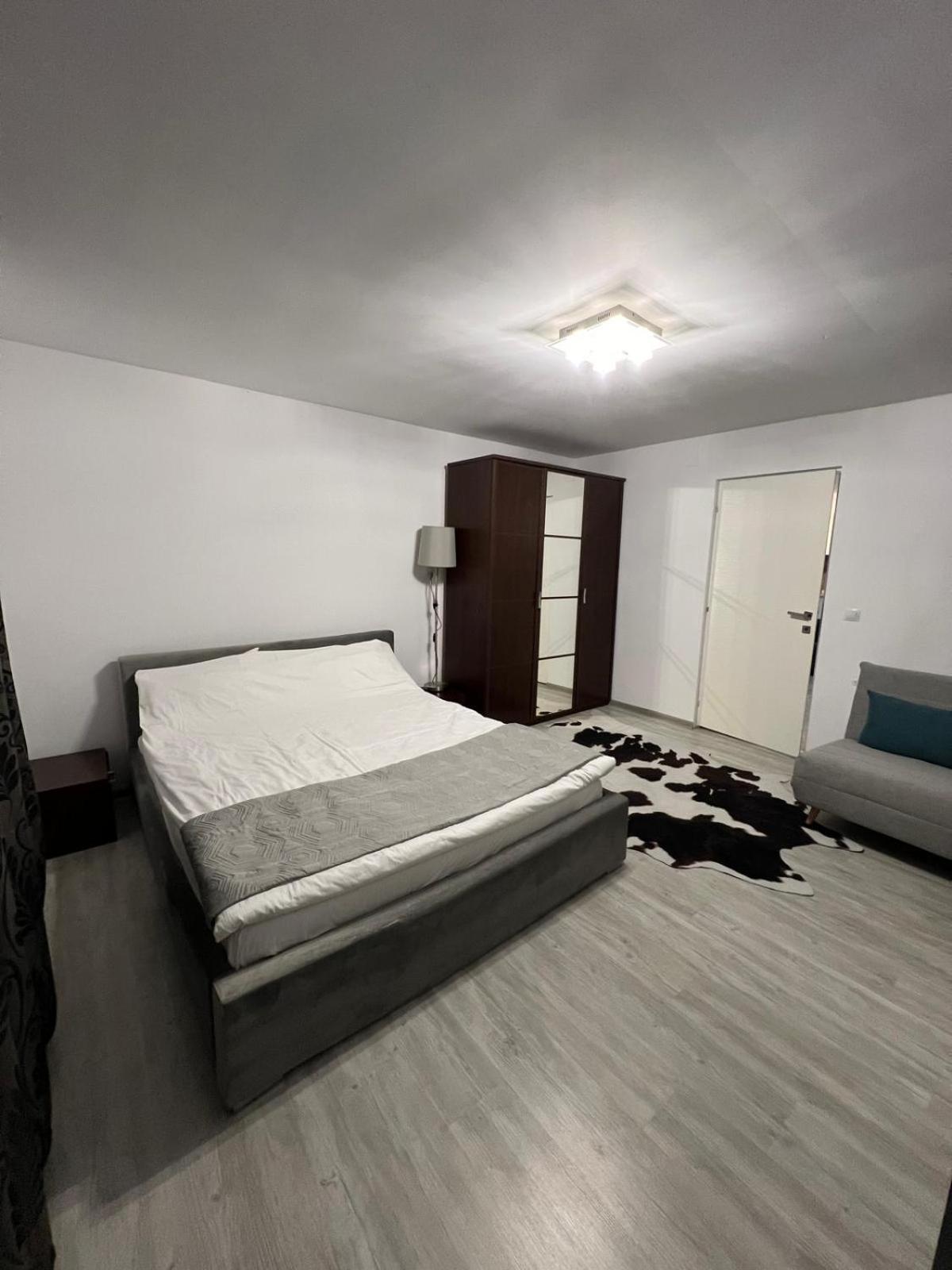 Luxus Cluj Airport Apartments Buitenkant foto
