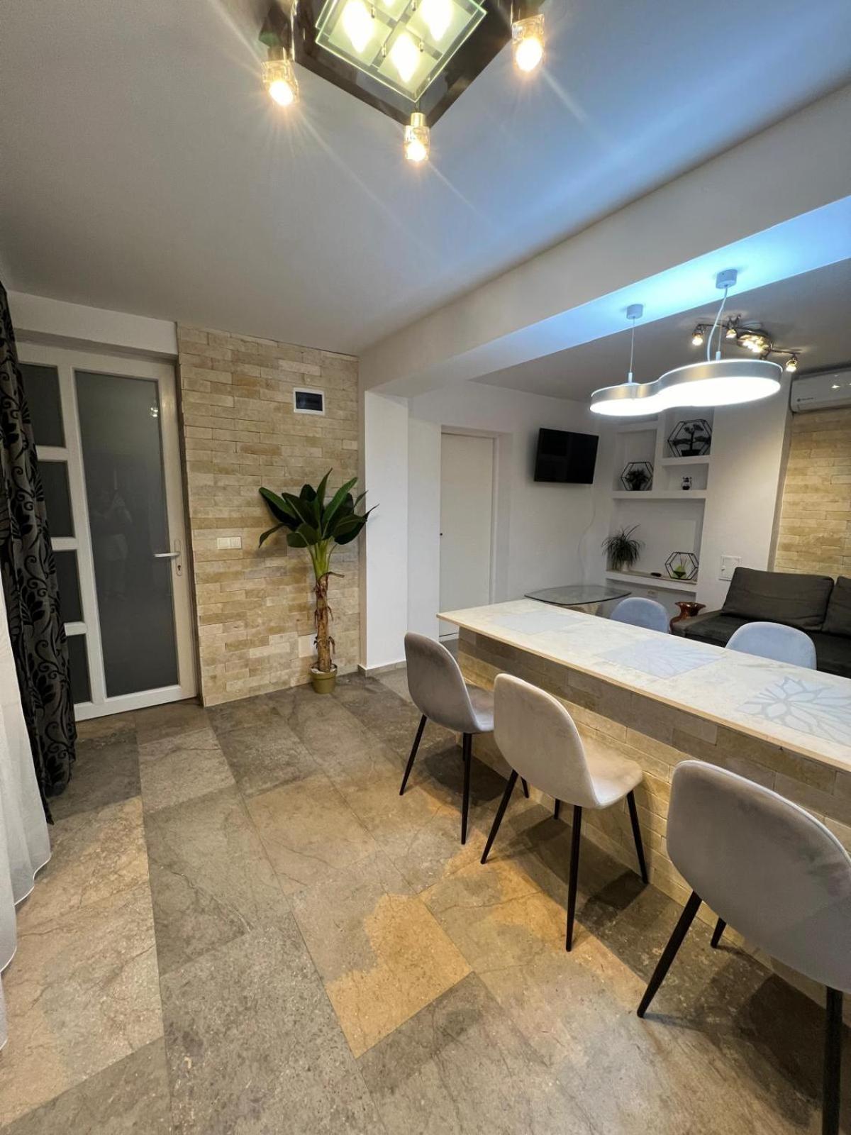 Luxus Cluj Airport Apartments Buitenkant foto