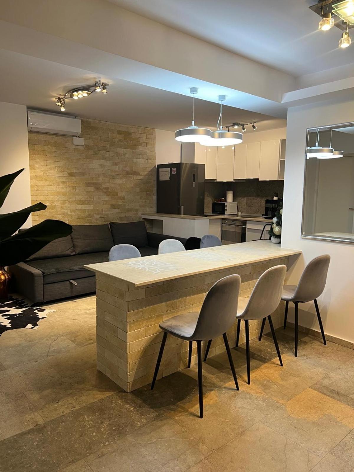 Luxus Cluj Airport Apartments Buitenkant foto